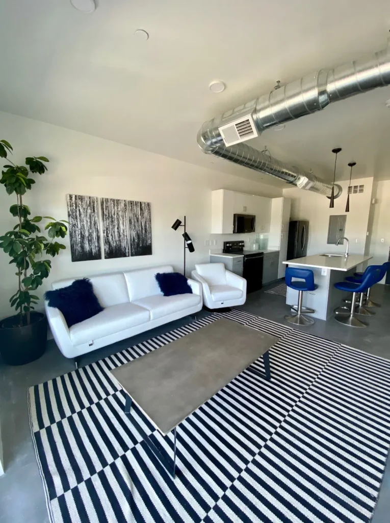 ae_urbia_ae-urbia-high-line-square-interior-2_12