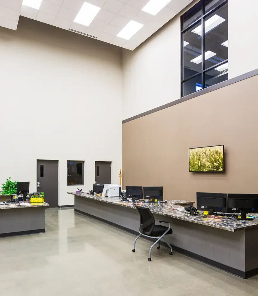 ae_urbia_sohm-1410-5240 v5b master_6 AE Urbia Honne Equipment Office Building Interior