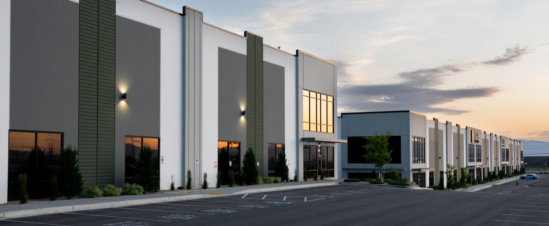 AE Urbia Architects & Engineers Call Commercial Center