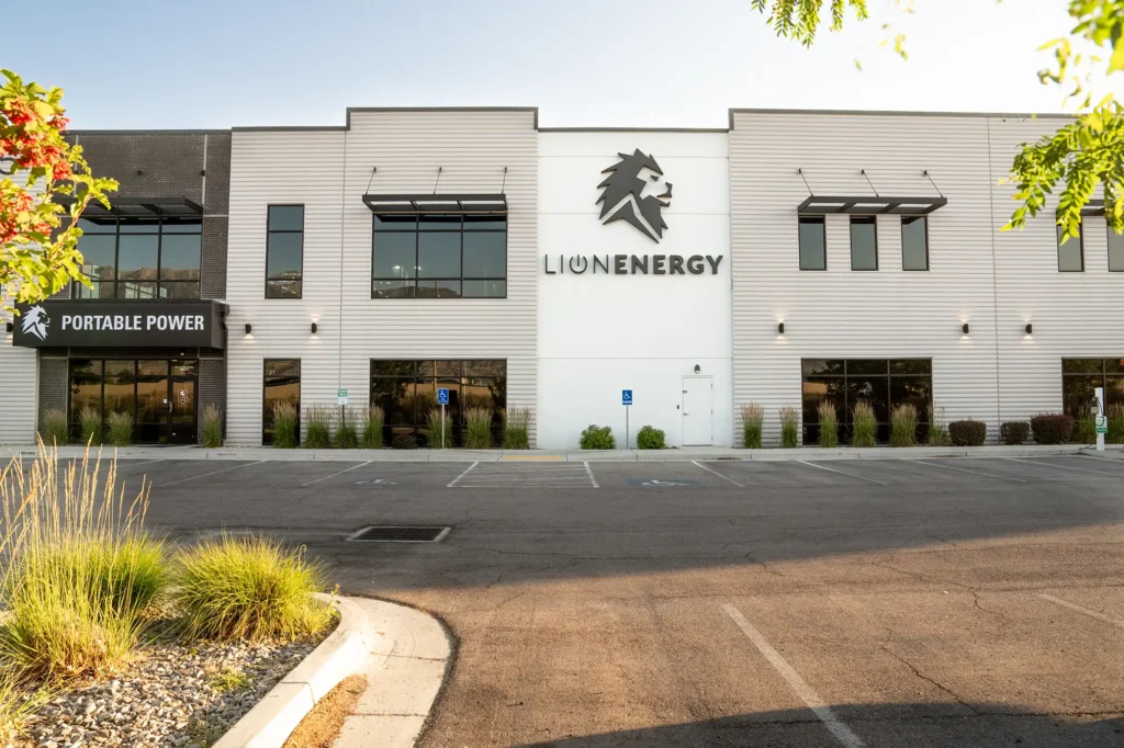 ae_urbia_dsc06558_4 AE Urbia Architects & Engineers Lion Energy Office Warehouse