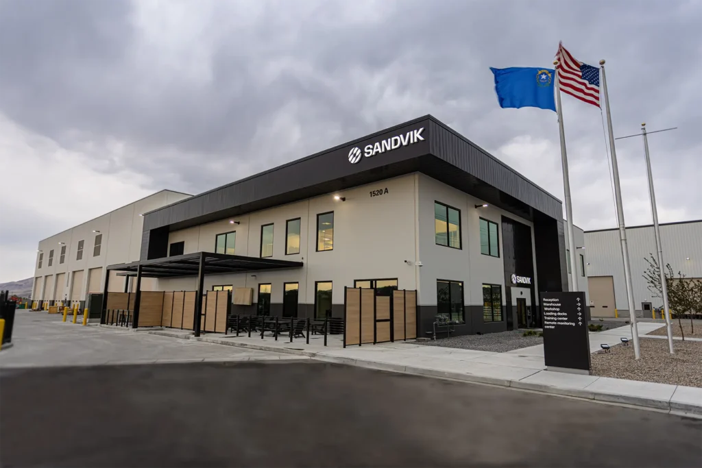 ae-urbia-sandvik-office-warehouse-1 AE Urbia Architects and Engineers Sandvik Exterior