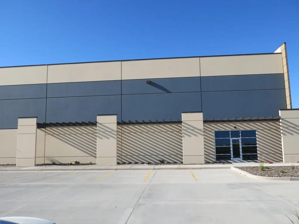 ae-urbia-brady-industries-office-warehouse-exterior-1 AE Urbia Architects and Engineers Brady Industries Office Warehouse Exterior