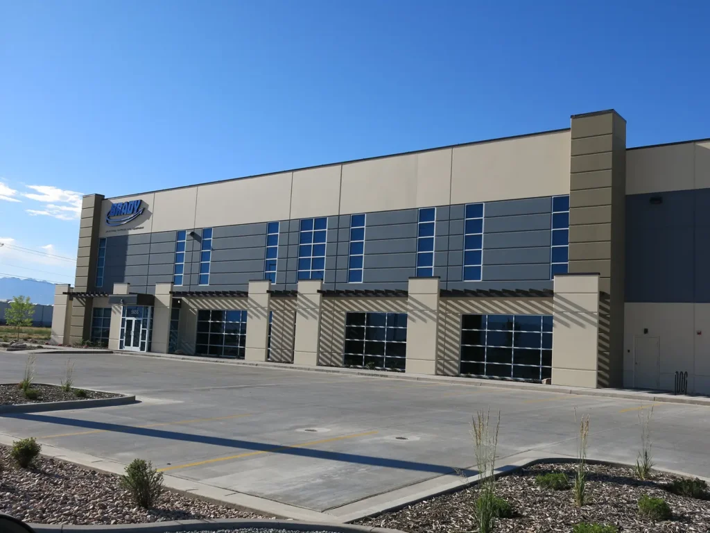 ae-urbia-brady-industries-office-warehouse-exterior-2 AE Urbia Architects and Engineers Brady Industries Office Warehouse Exterior