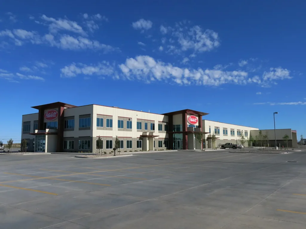 ae-urbia-peterbilt-headquarters-exterior-2 AE Urbia Architects and Engineers Peterbuilt Headquarters Exterior