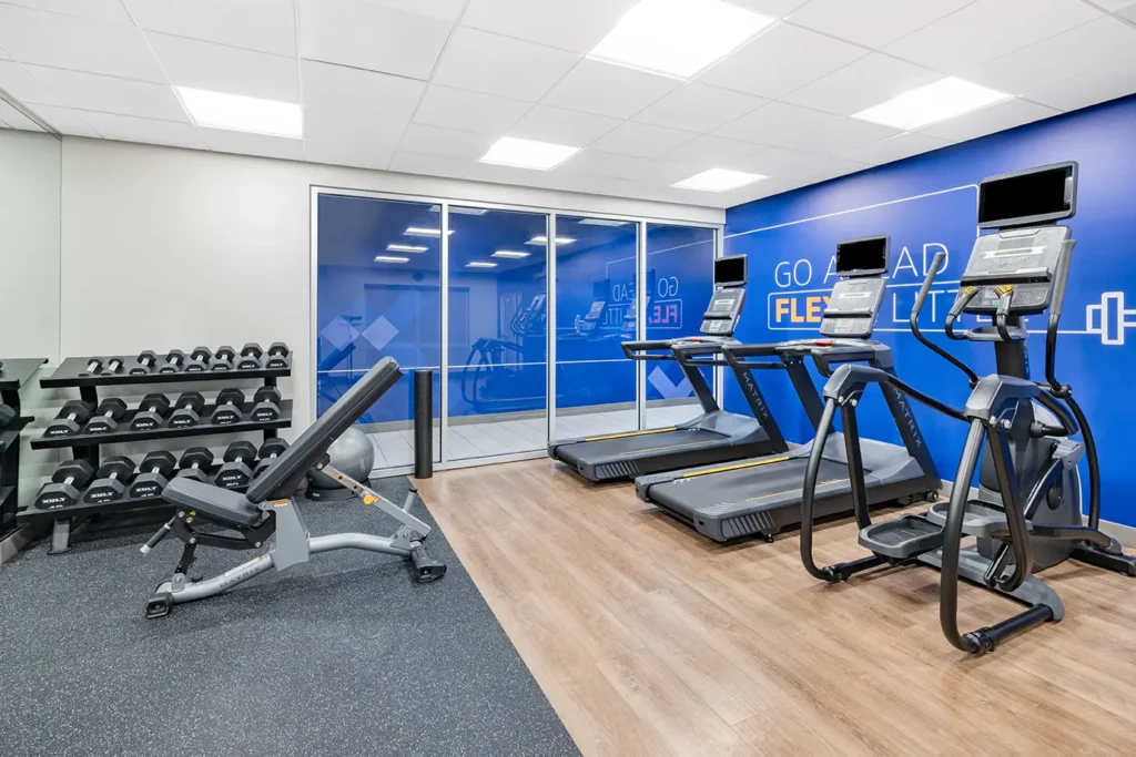 ae-urbia-holiday-inn-express-interior-3 AE Urbia Architects and Engineers Holiday Inn Express Interior